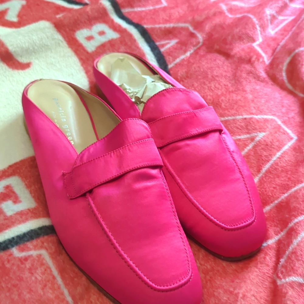 Pink dress shoes